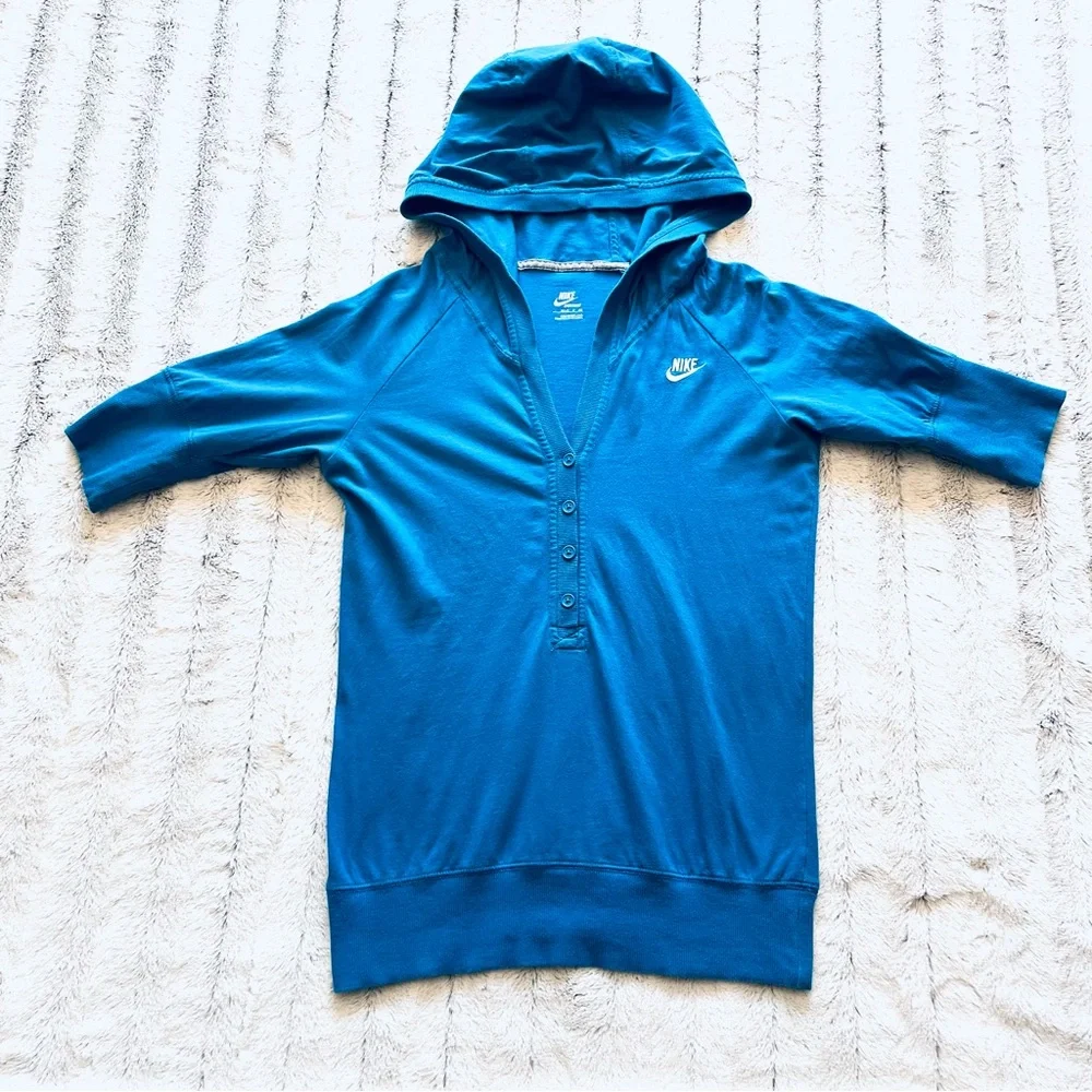 Nike hooded short sleeve blue